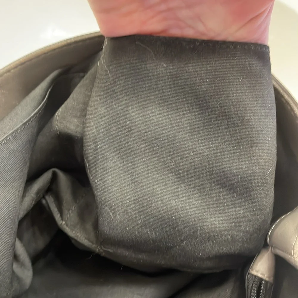 Beautiful Pre Loved Python Coach - Picture 15 of 17